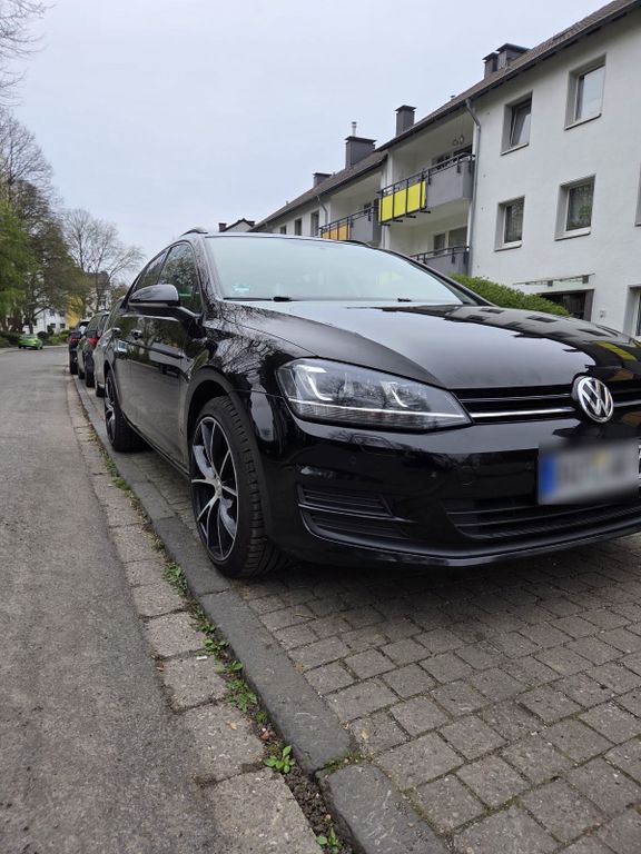Image of Volkswagen Golf