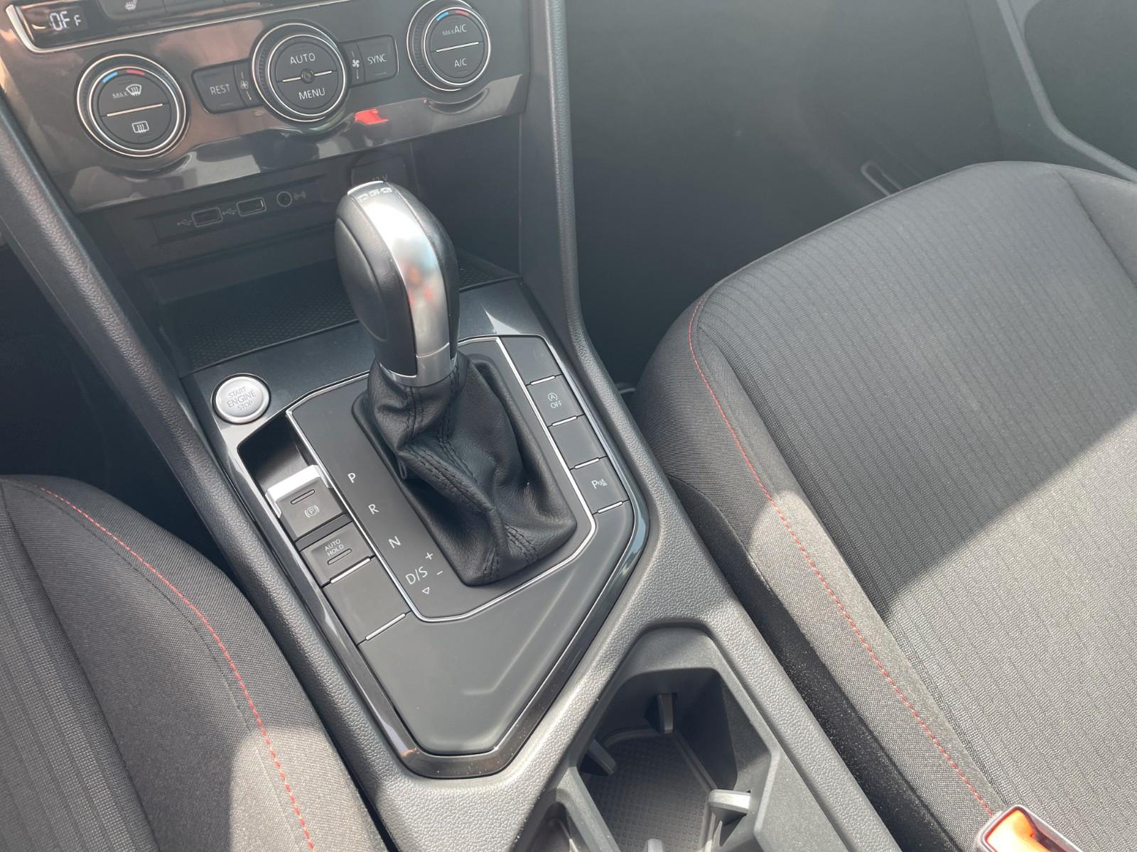 Volkswagen Tiguan SOUND 150 PS ( * AHK * SITZHEIZUNG * )