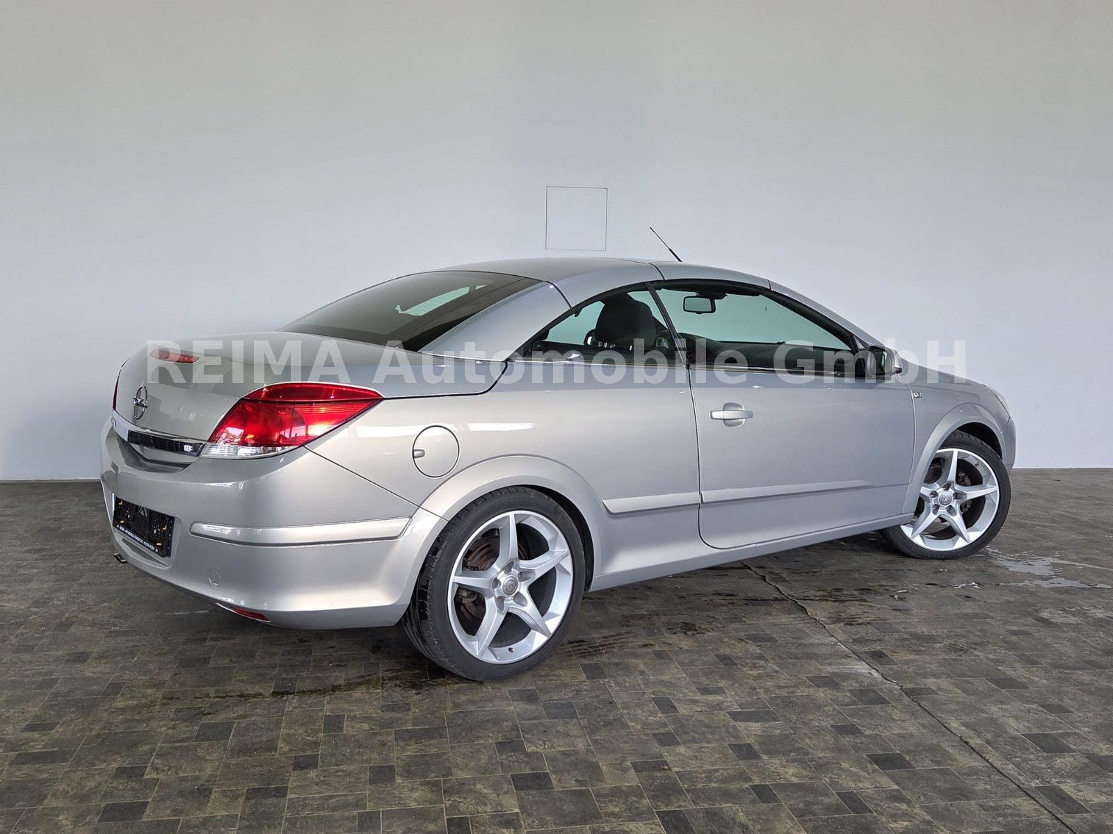 Fahrzeugabbildung Opel Astra 1,8i  H Twin Top Edition