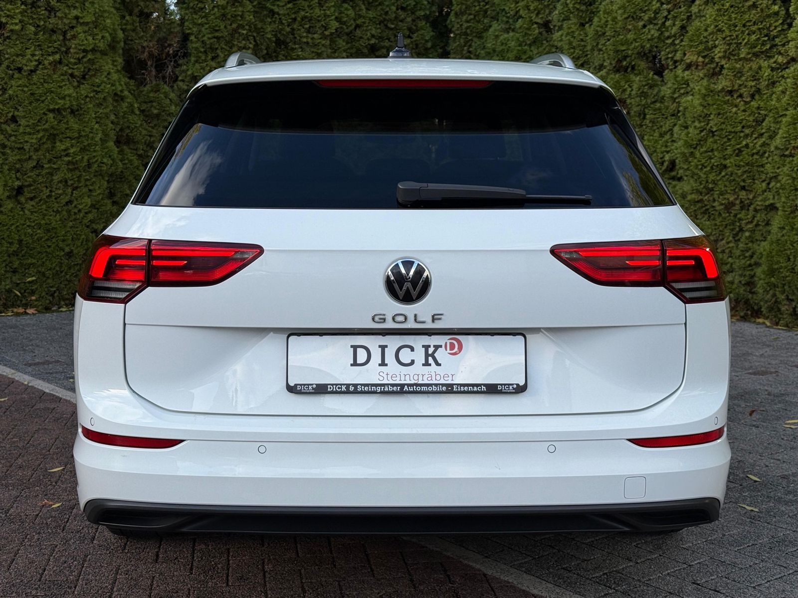 Fahrzeugabbildung Volkswagen Golf Variant 1.5 TSI Life LED+NAV+SHZ+PARK+VIRTU