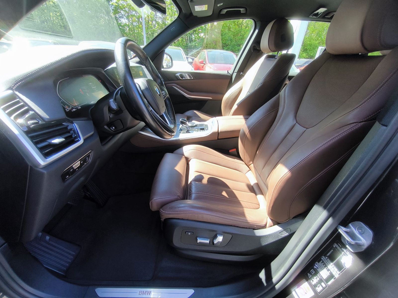 Fahrzeugabbildung BMW X5 xDri x Line SHADOW+PROF+LED+SHZ+KAM+ACC+AHK+M