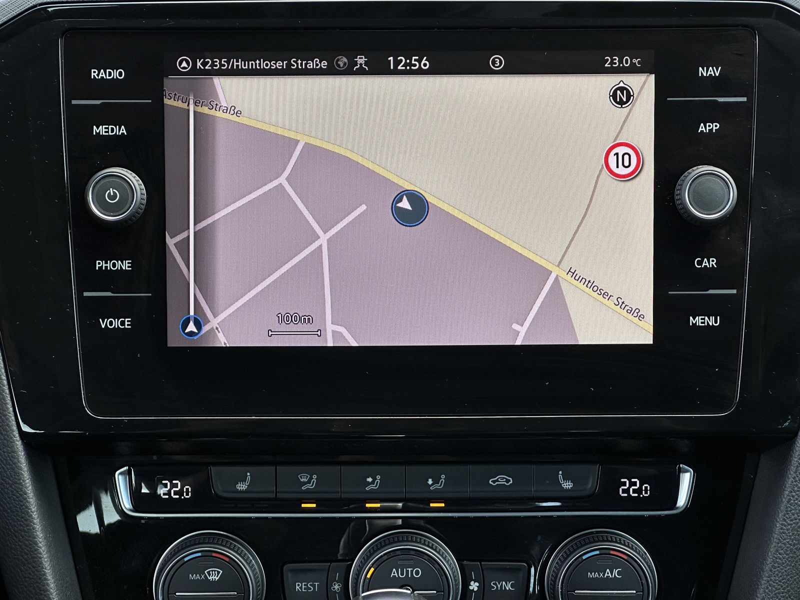Fahrzeugabbildung Volkswagen Passat Variant 2.0 TDI DSG Business NAV+LED+ACC