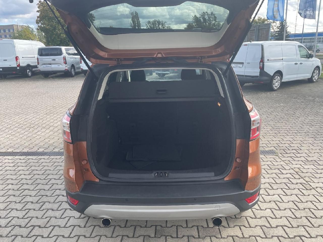 Fahrzeugabbildung Ford Kuga Winterpaket, Navi, Klimaautom.