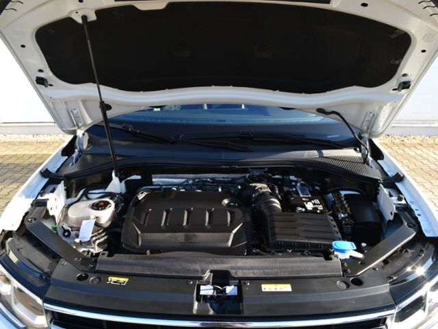 Tiguan 2.0 TDI DSG R-Line AHK/MATRIX/19-ZOLL/NAV