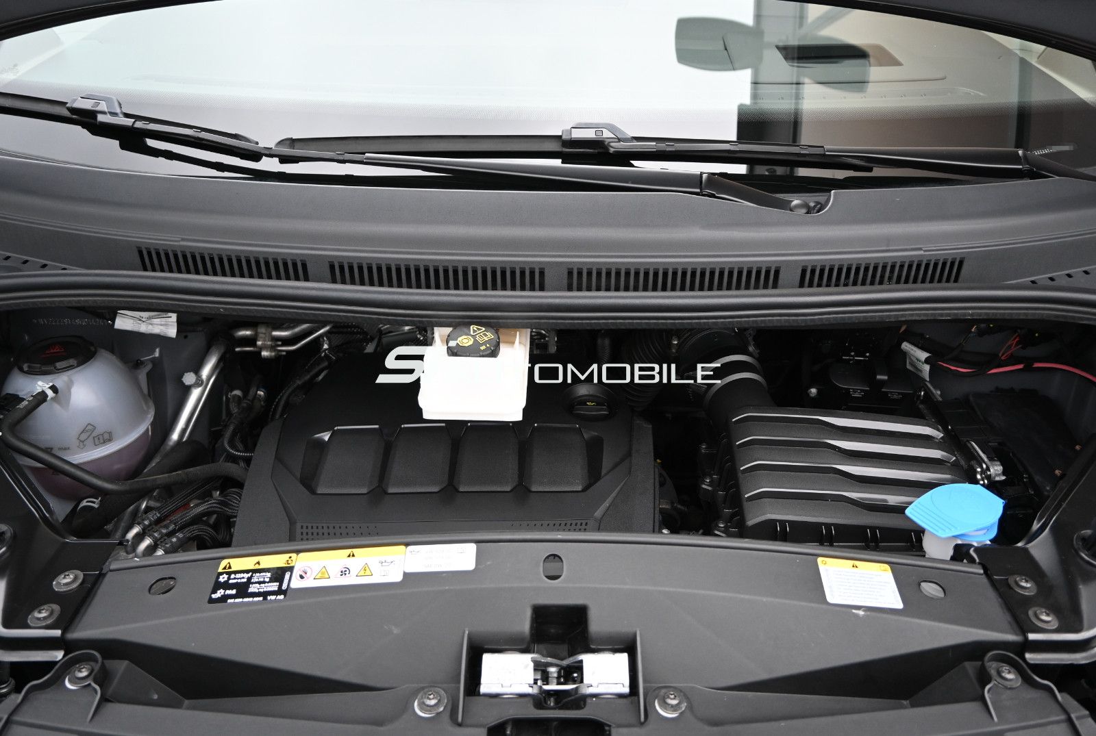 Fahrzeugabbildung Volkswagen T7 Multivan 2.0 TDI DSG LÜ Lang Style °DCC°AHK°