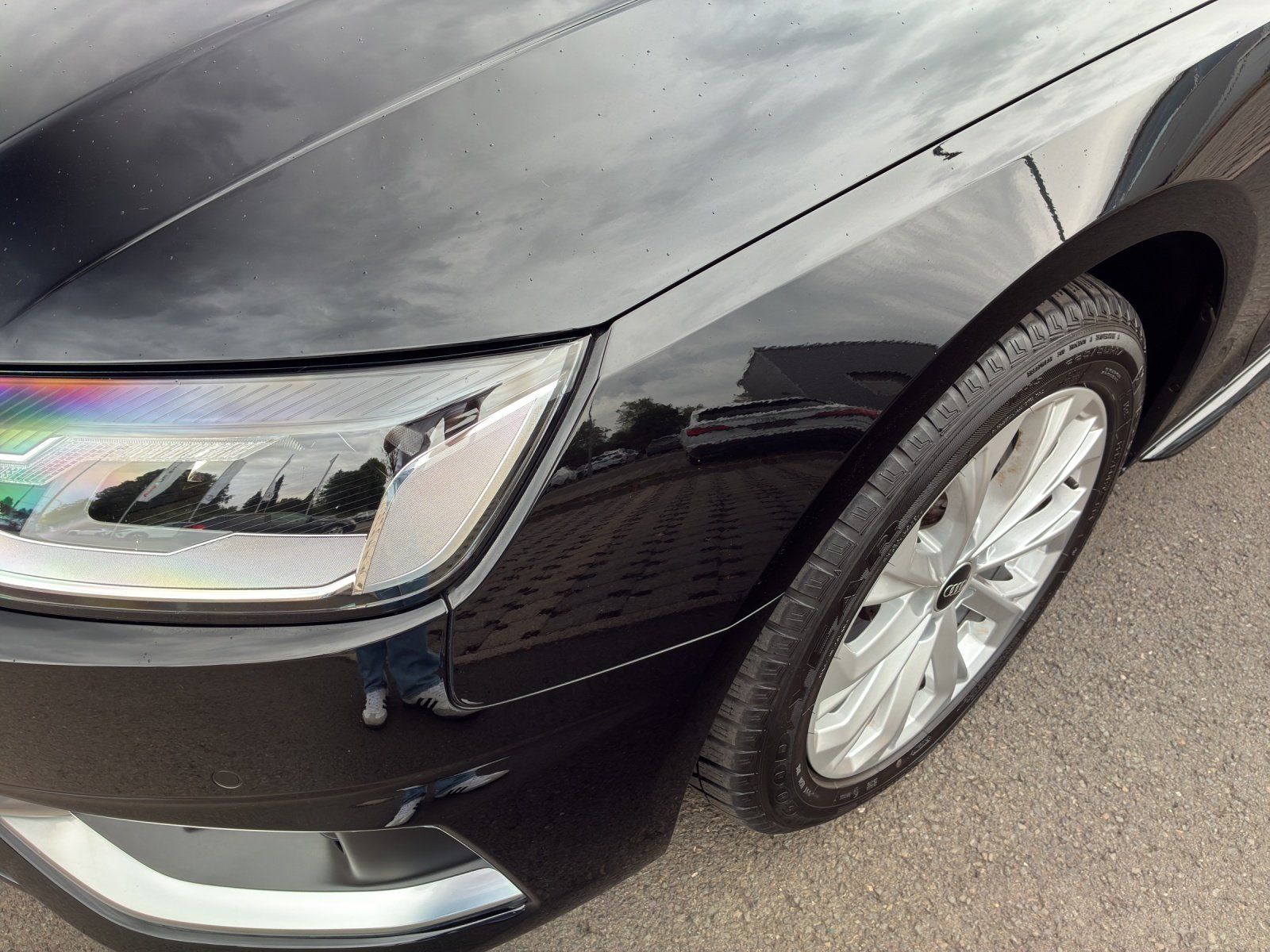 Fahrzeugabbildung Audi A4 Avant 35 2.0 TFSI advanced Kamera,Navi,SHZ,LM