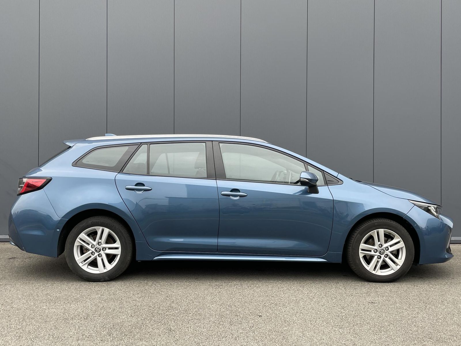 Toyota Corolla Touring Sports 1.8 Dynamic e-CVT Busines imagem 3