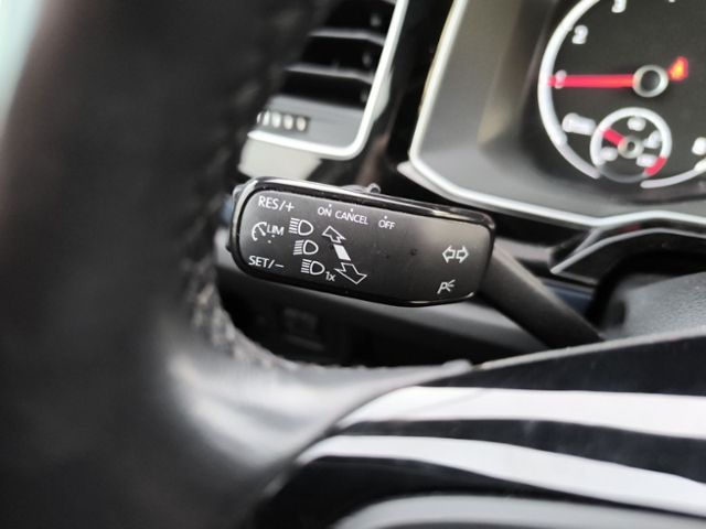 Fahrzeugabbildung Volkswagen Polo 1.0 TSI OPF United NAVI CLIMATR SITZHZG RÜC