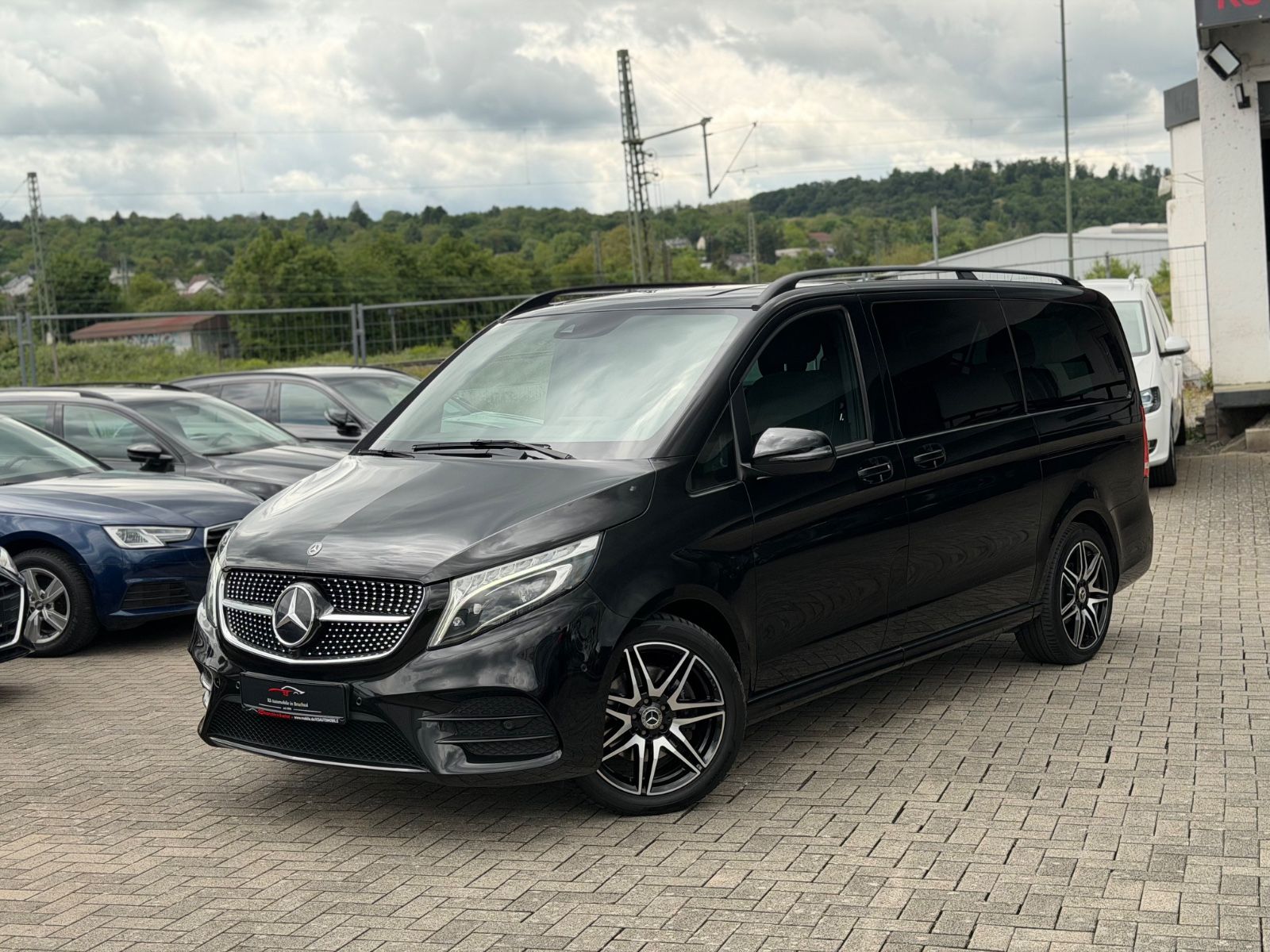 MERCEDES-BENZ V 220 d AMG Line EDITION lang *7-Sitzer*1.Hand*
