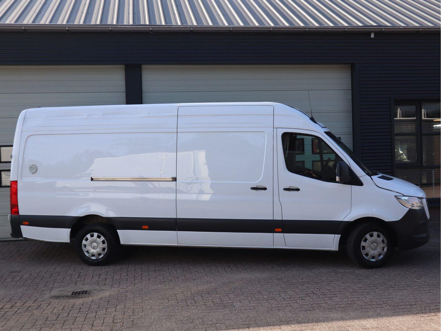 Mercedes-Benz Sprinter 317 CDI Automaat L3H2 - Pharma Medizin