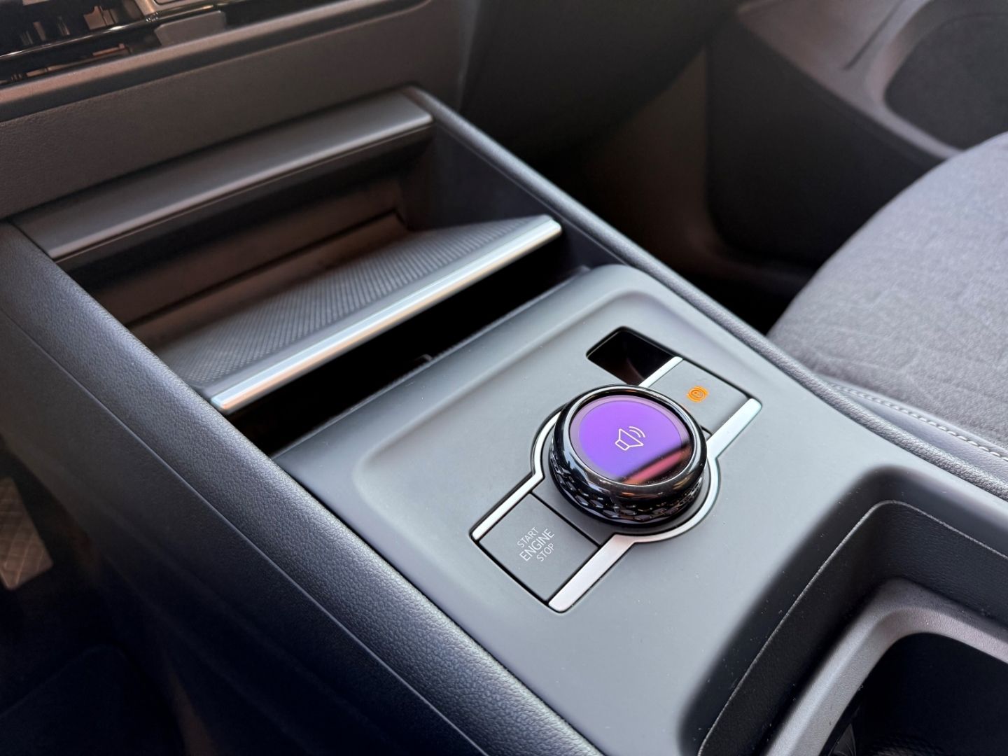 Fahrzeugabbildung Volkswagen Tiguan 1.5 eTSI 110 kW Life Navi Digitales Cockp