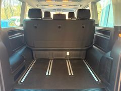 Fahrzeugabbildung Volkswagen T6 Multivan 150 PS 4MOTION NAVI KAMERA 3xKLIMA