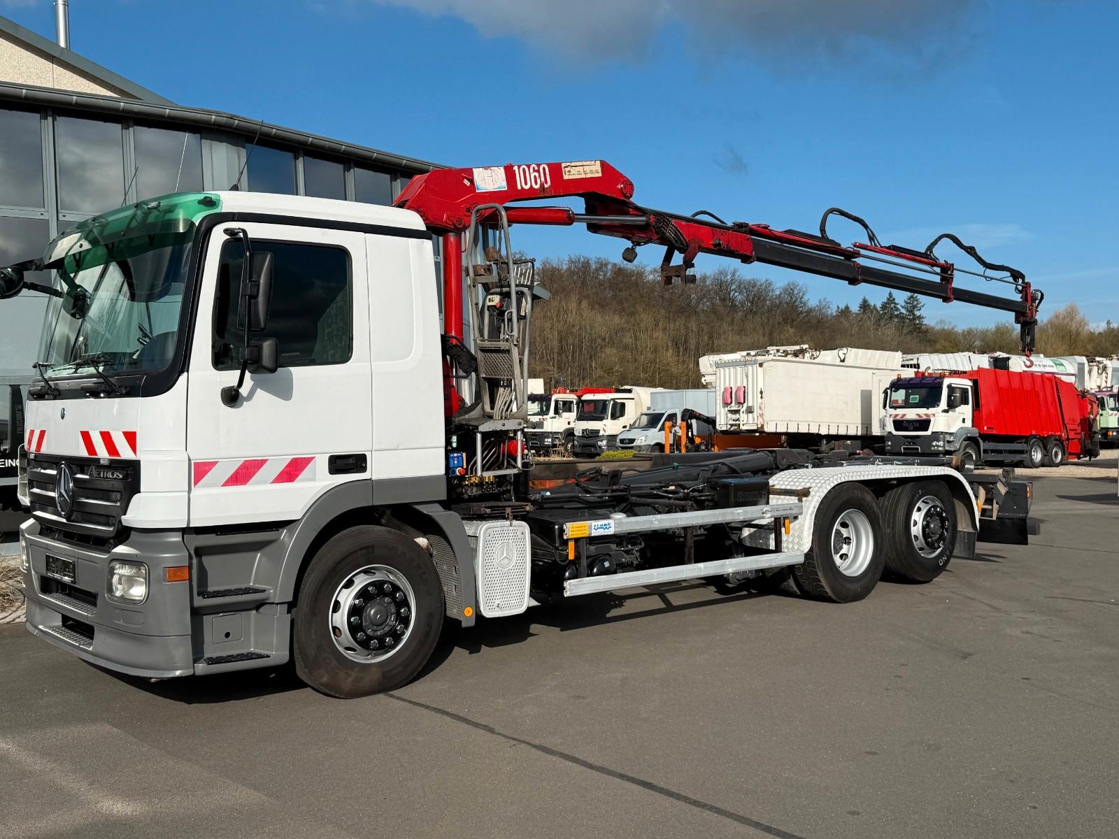 Mercedes-Benz Actros 2541 6x2 HMF Kran 1060 / Mulitlift