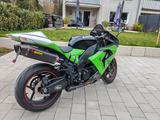 Kawasaki ZX10R - KAWASAKI 2006 ZX10R