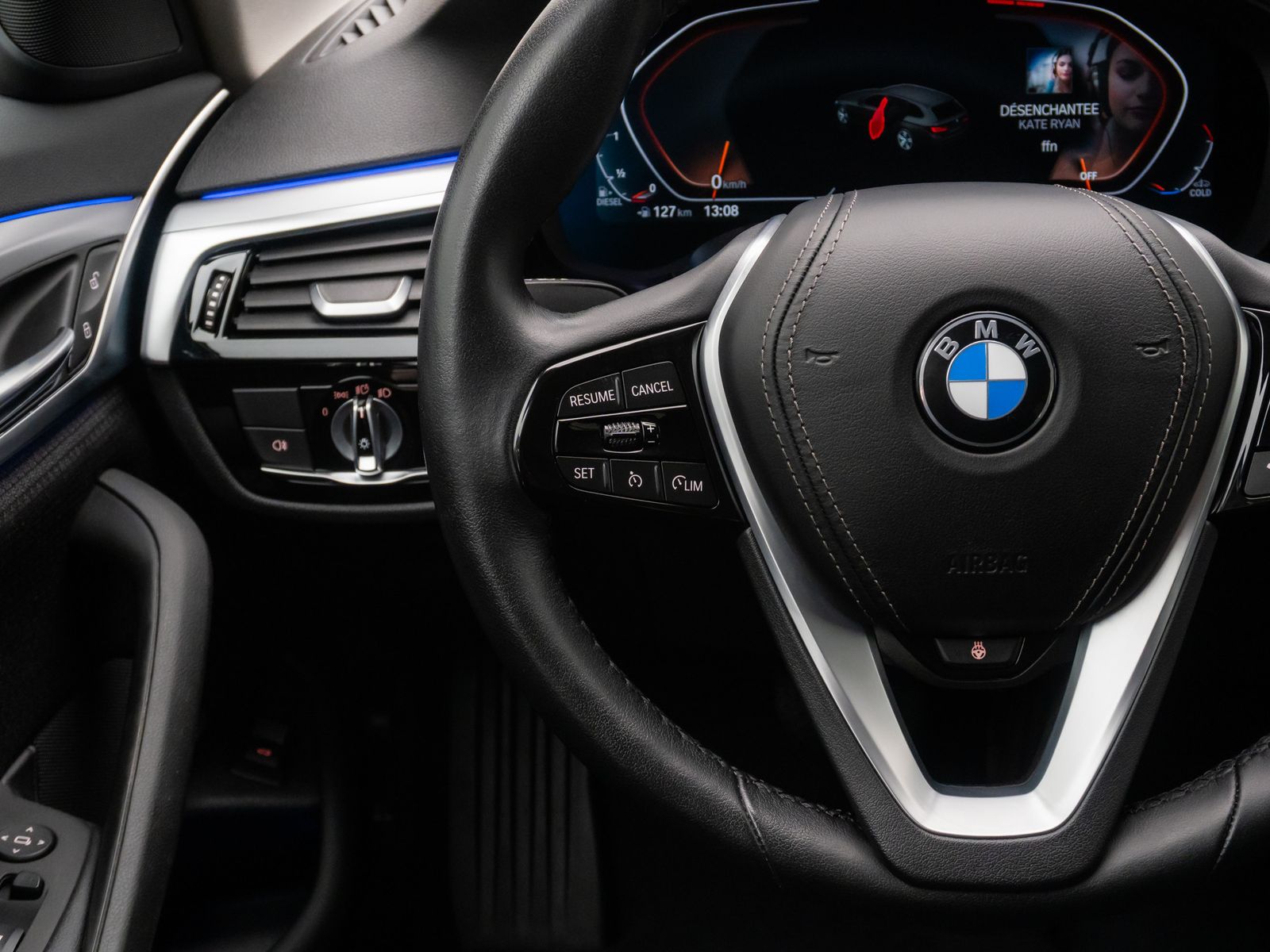 Fahrzeugabbildung BMW 530d xD Komfort DAB HUD Laser Kamera AHK HiFi