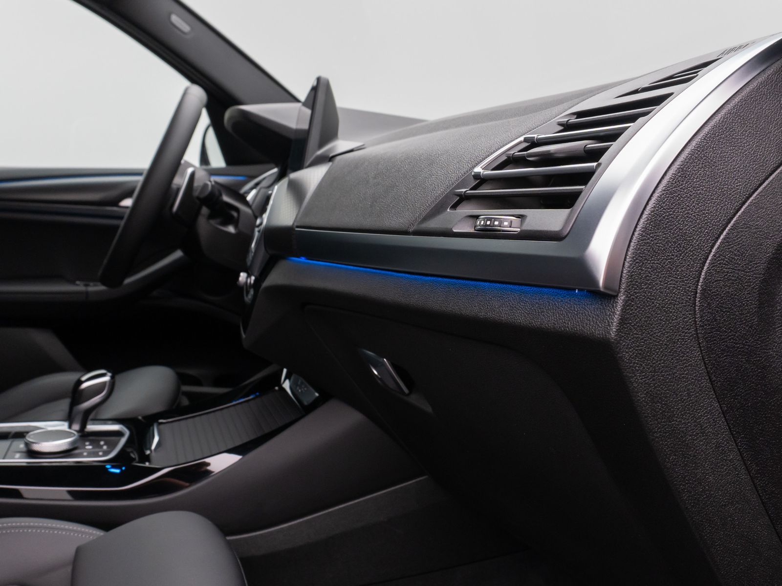 Fahrzeugabbildung BMW X3 xD30e M Sport Kamera DAB DrivAssis LED 20Zoll