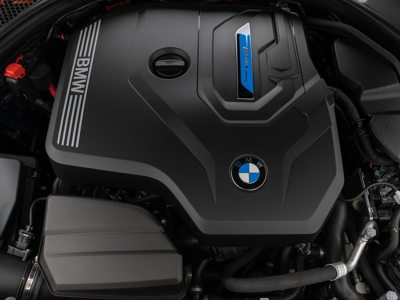Fahrzeugabbildung BMW 330e Laser HUD DAB PDC Stop&Go Komfort Alarm