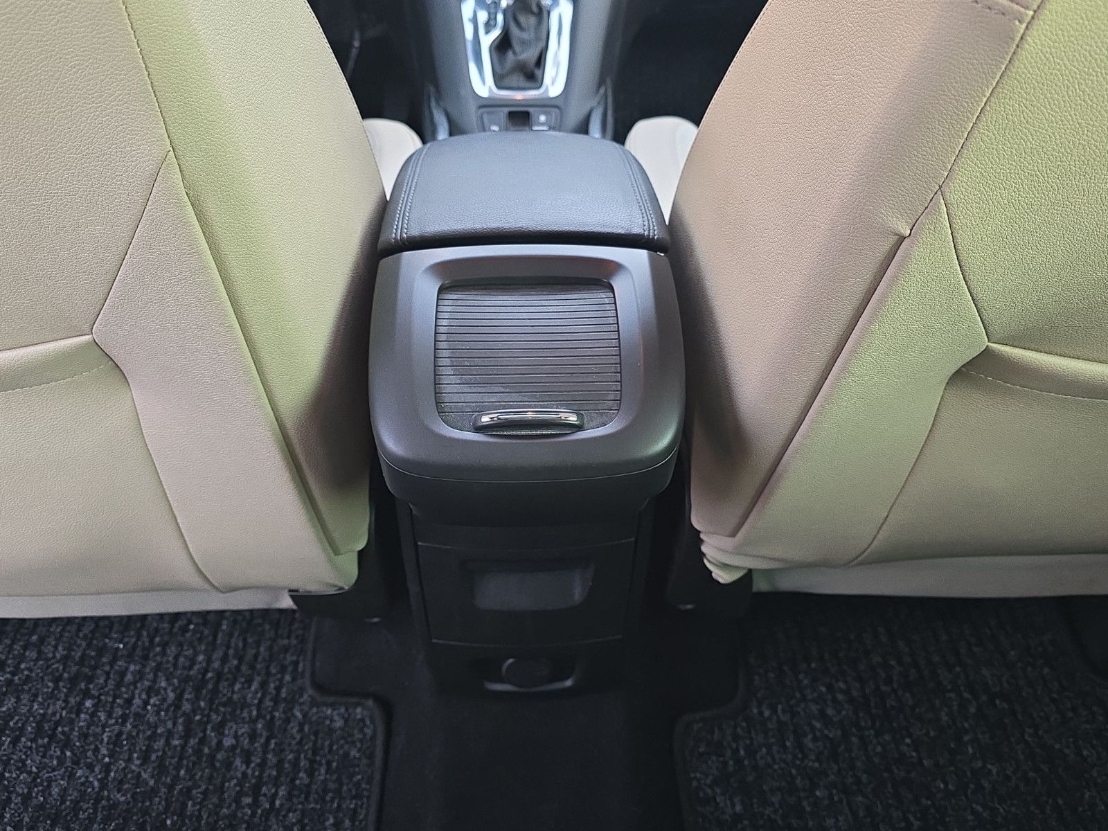 Fahrzeugabbildung Opel Zafira Tourer 7-SiTZER+AUTOMATiK+KAMERA+PANORAMA