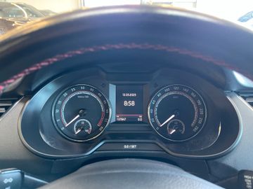 Skoda Octavia Combi RS 4x4 *PANO*NAVI*STANDHEIZUNG*AHK