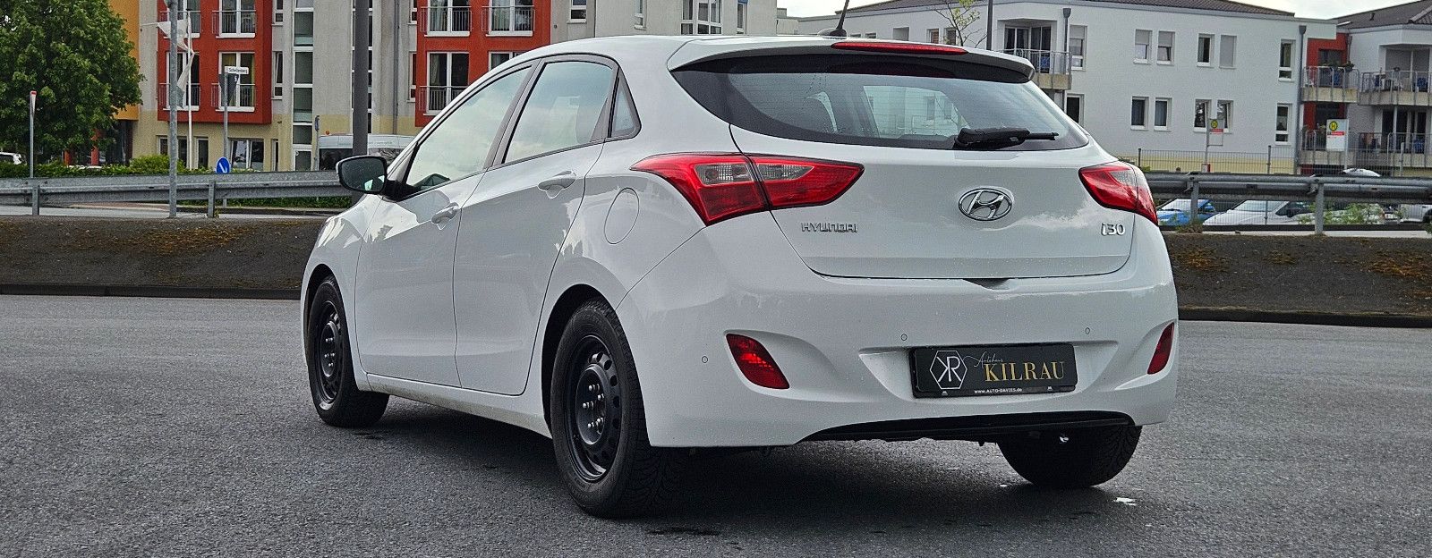 HYUNDAI i30 blue Euro 6 Alufelgen 8-fach bereift