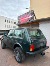 Lada Niva Only - gebrauchte Lada Limousine