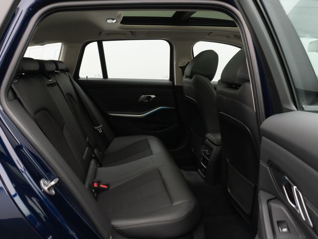 Foto Nummer 27: BMW 330e