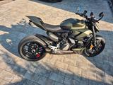Ducati Streetfighter V2 - DUCATI ST2