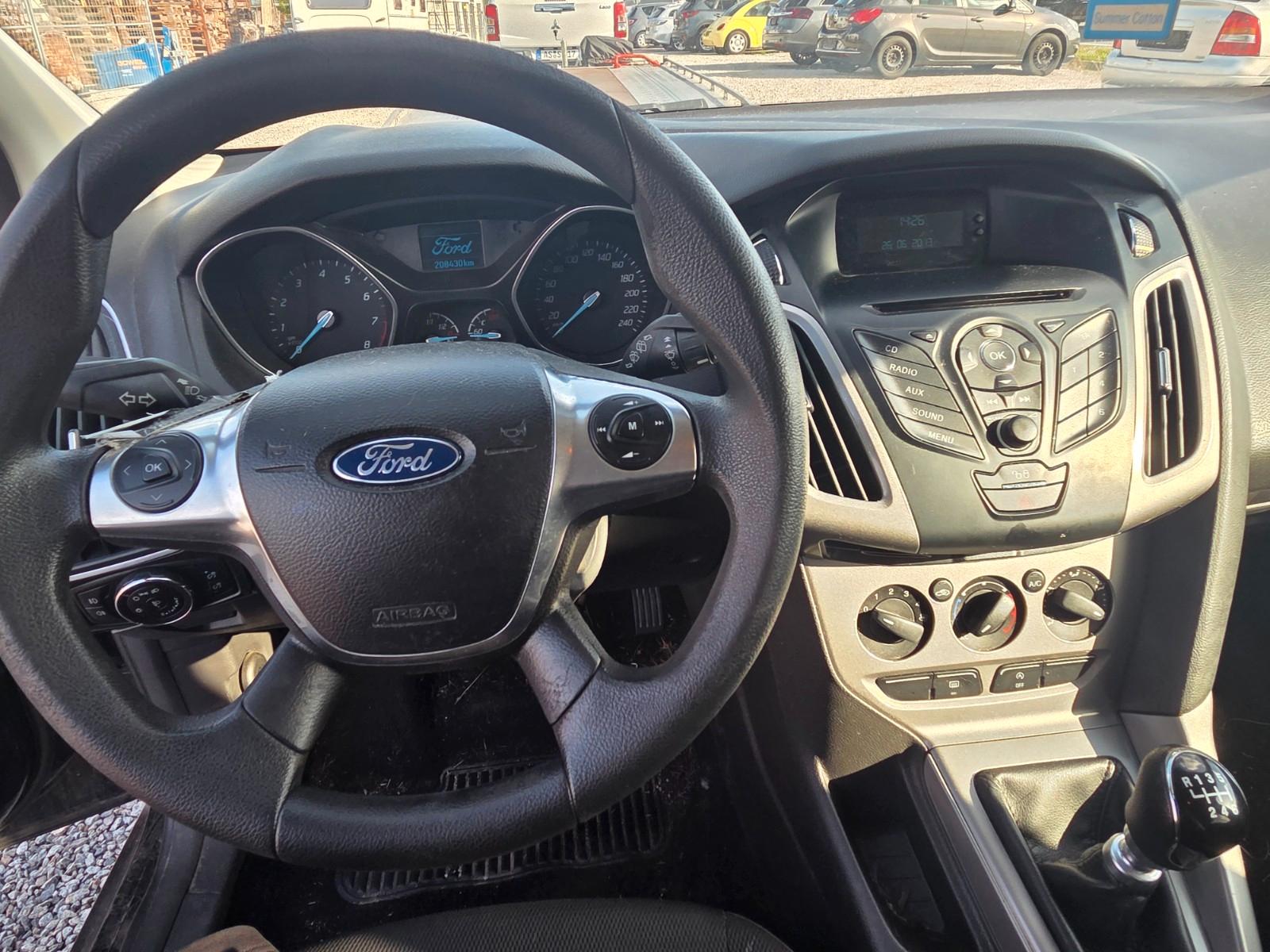 Ford Focus 2013 — photo 11