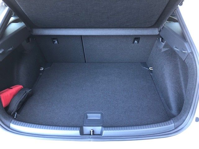 Fahrzeugabbildung Volkswagen Taigo 1.5TSI DSG R-Line PANO+MATRIX+ACC+PARKLNK+