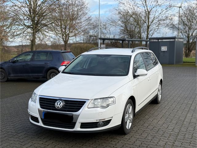 Volkswagen Passat 2.0 TDI DPF Highline Xenon Top Zustand.!!