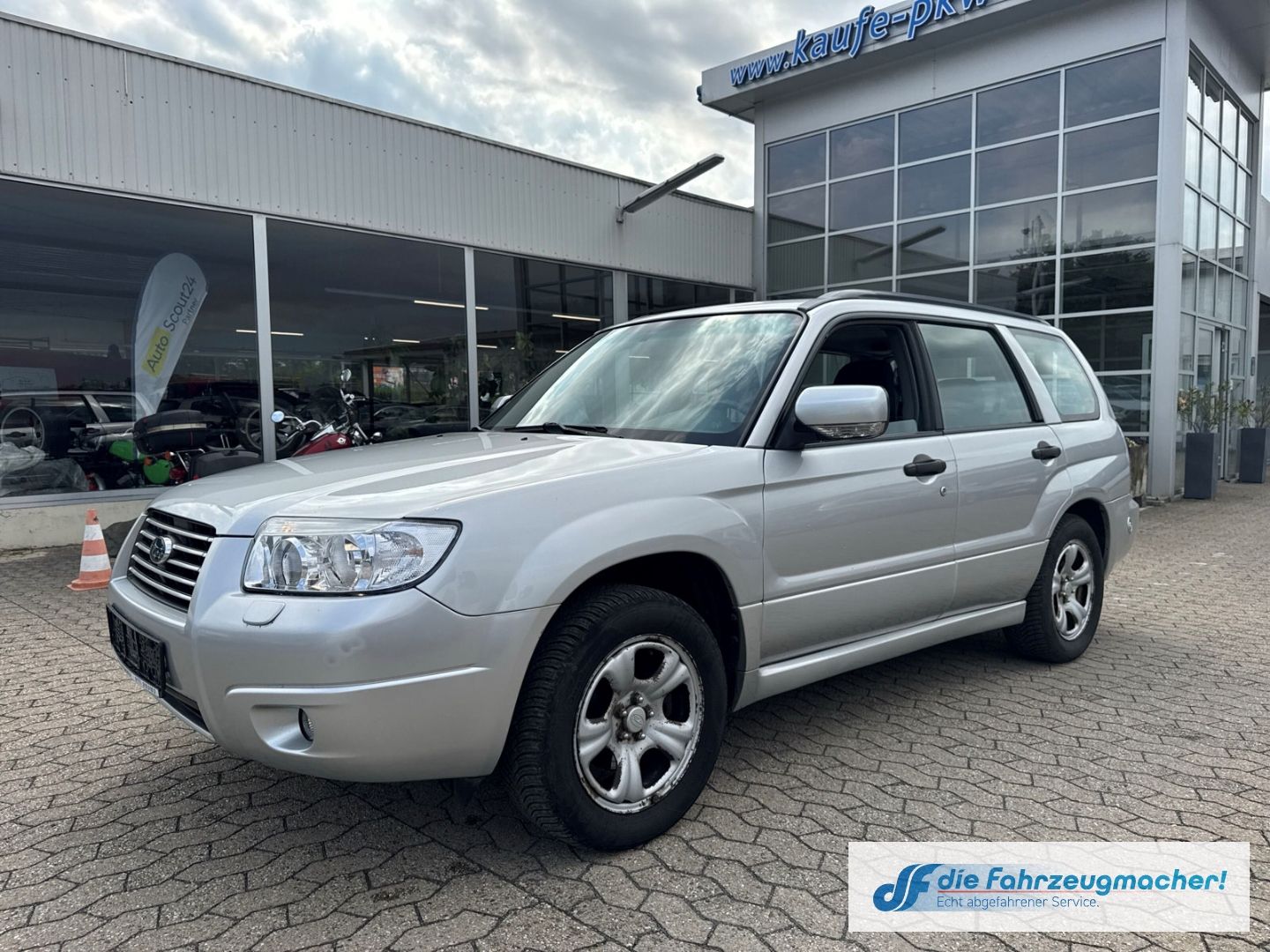 Fahrzeugabbildung Subaru Forester 2.0 X Active Niveau Klimaautom *EXPORT