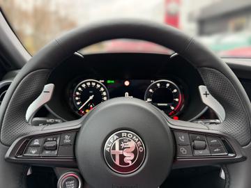 Alfa Romeo Giulia 2026 — фото 11