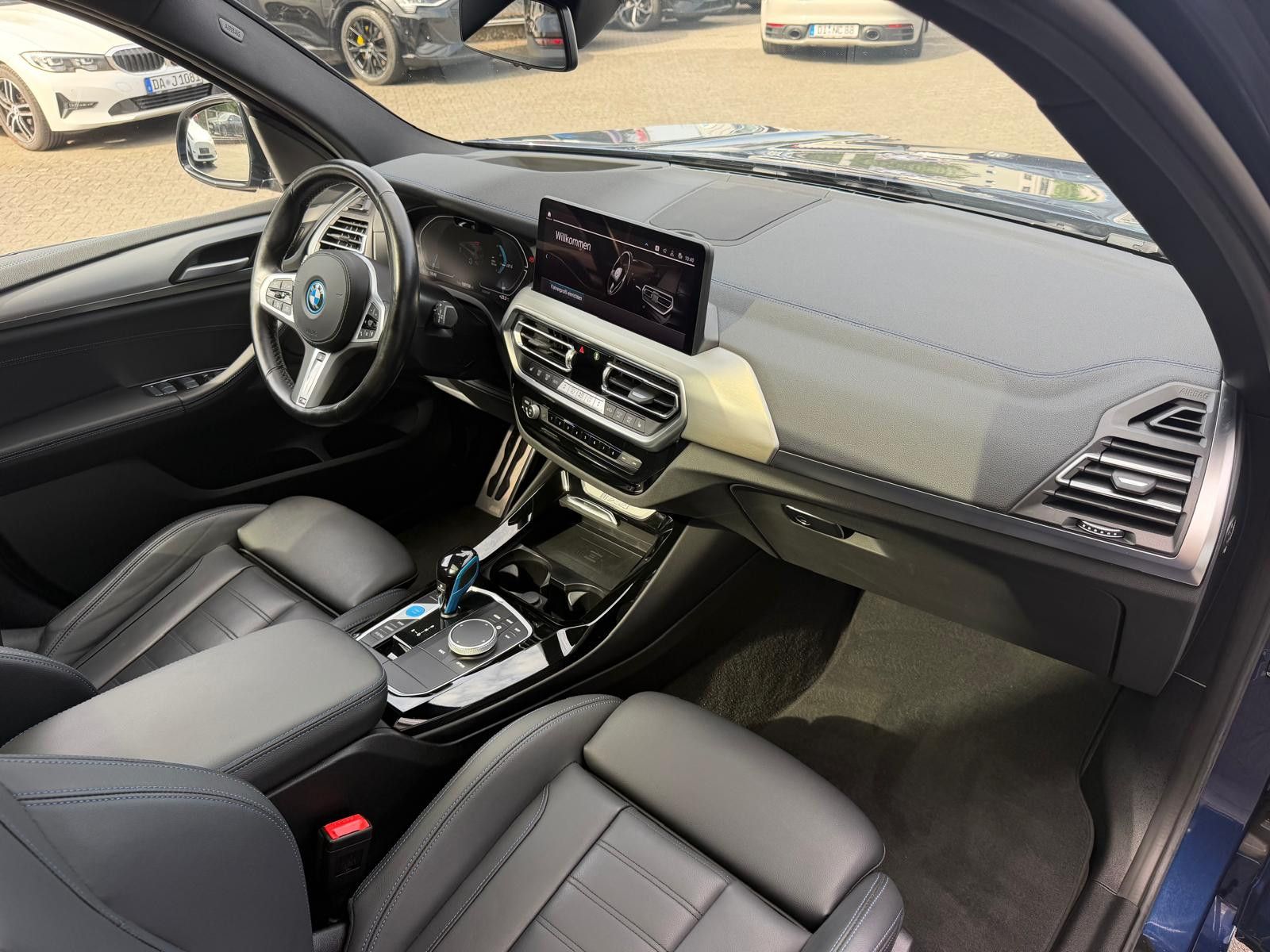 Fahrzeugabbildung BMW iX3  Inspir M Sport SHADOW+PANO+MEMO+360+ACC+AHK