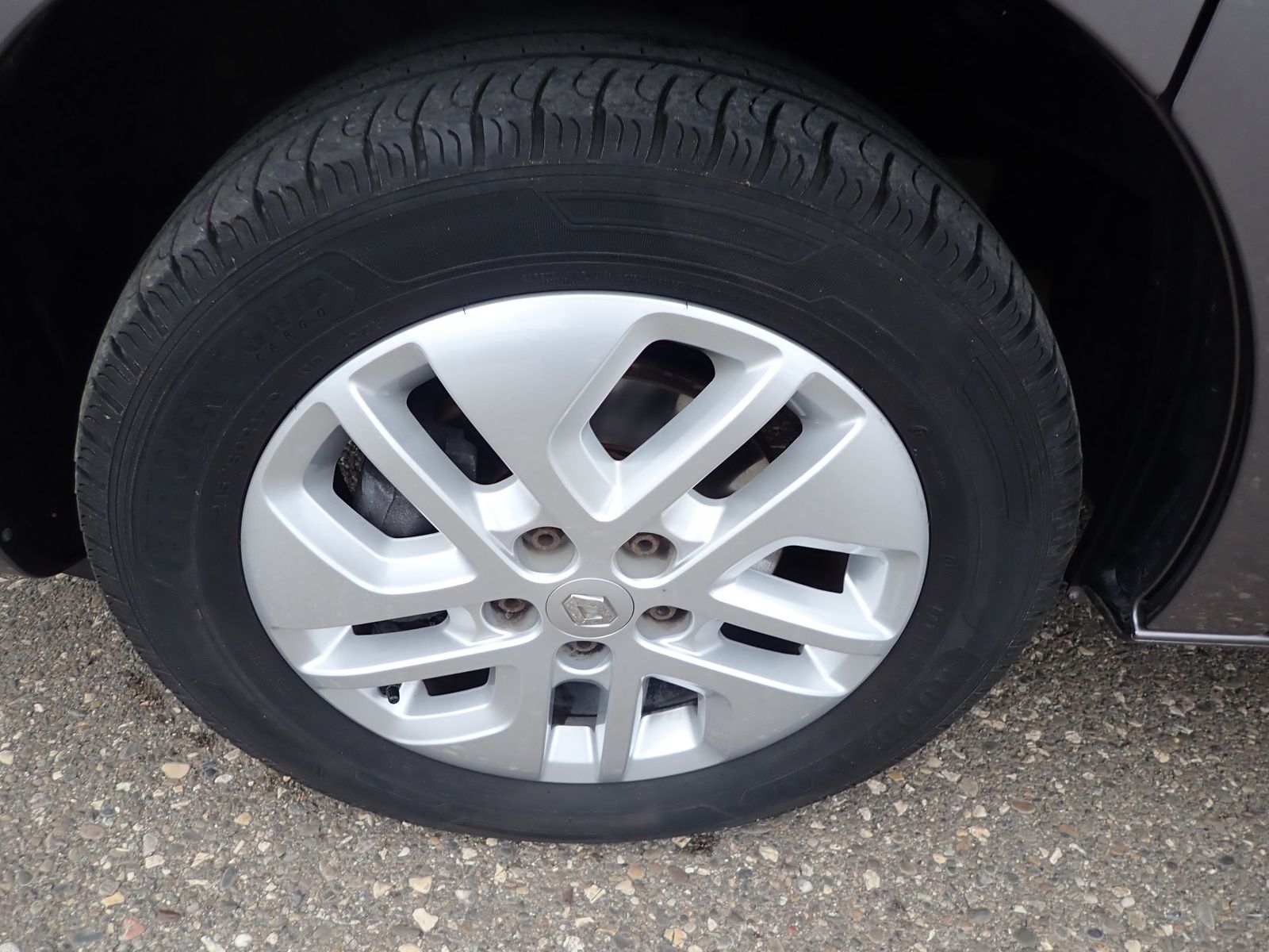 Fahrzeugabbildung Renault Trafic Combi L1H1 SpaceClass ENERGY dCi 145