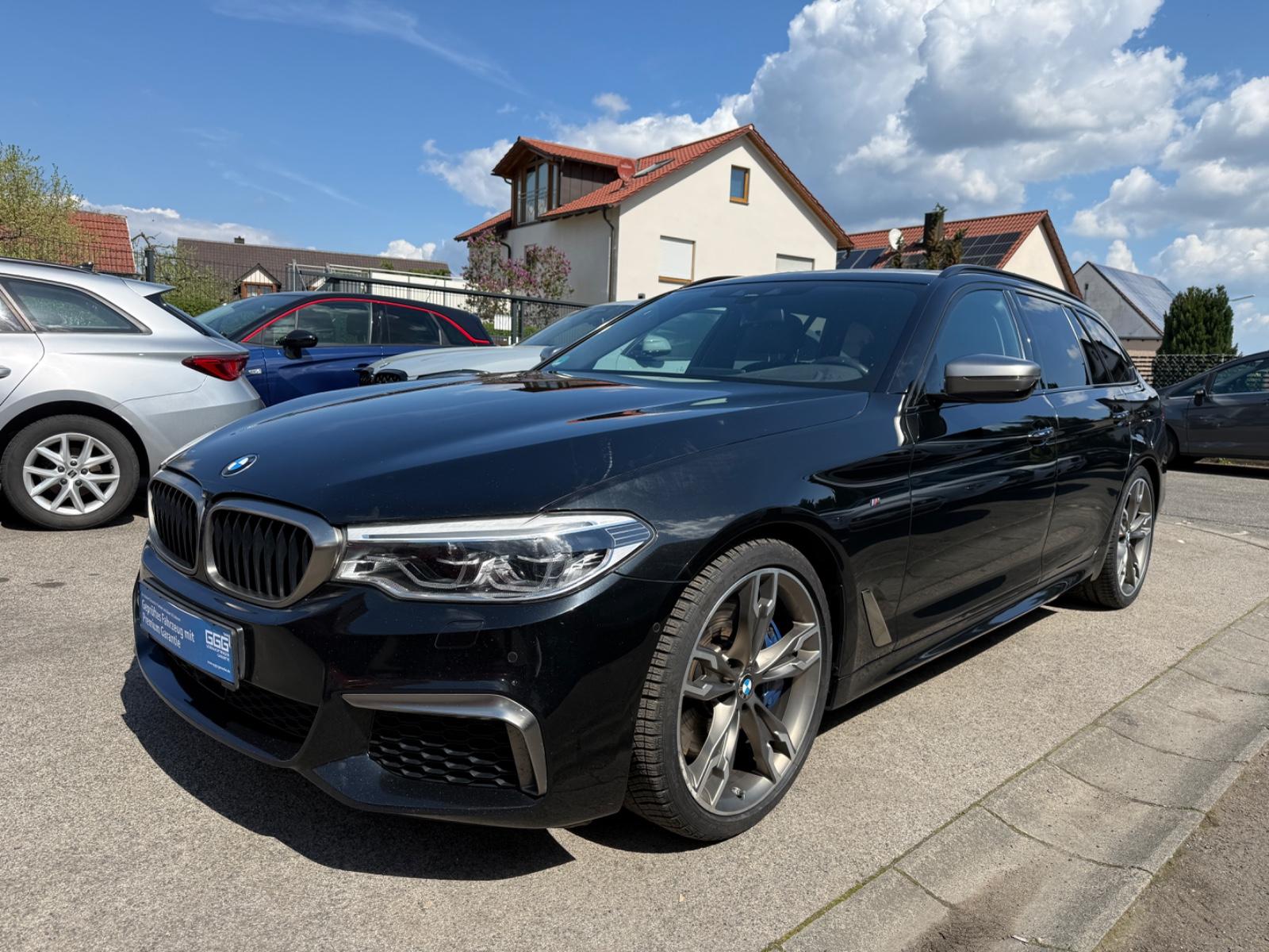 BMW Touring M550 d xDrive Leder M-Paket AHK LED Pano