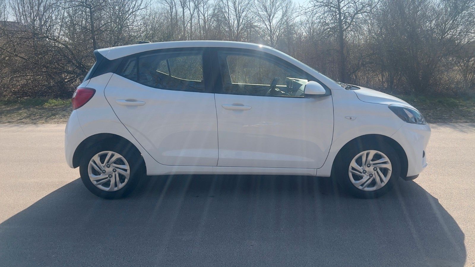 Fahrzeugabbildung Hyundai i10 1.0 Select *Navi*Klima*CarPlay*RFKamera*PDC*