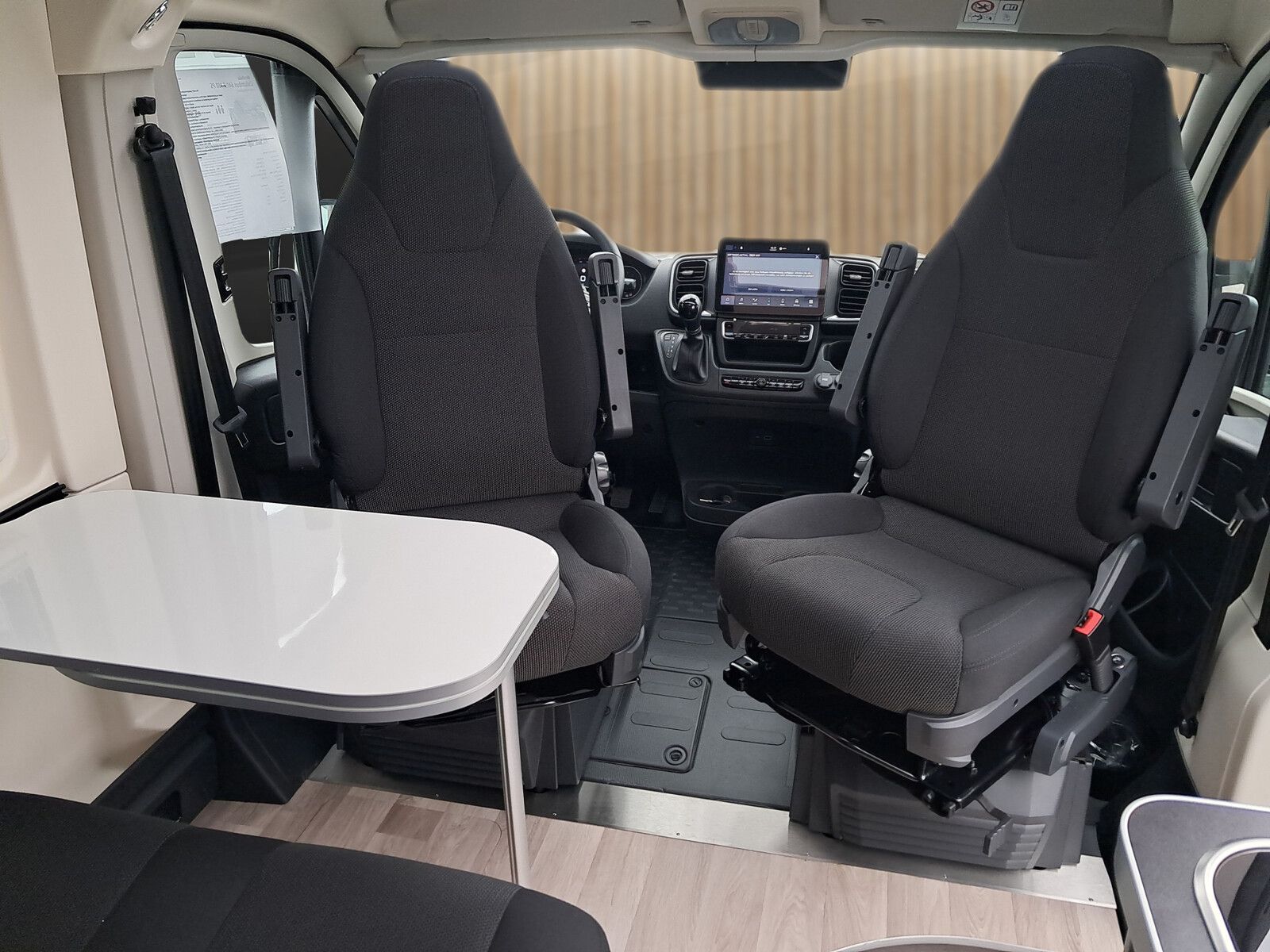 Fahrzeugabbildung Westfalia Columbus 641 E 180 PS LED,Keyless,Maxi,Winterp.