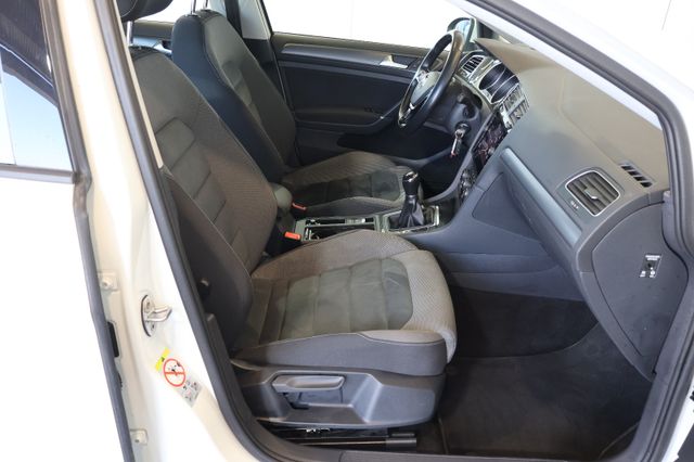 Volkswagen Golf VII 1.6 TDI Comfortline ACC+MASSAGE+AHK
