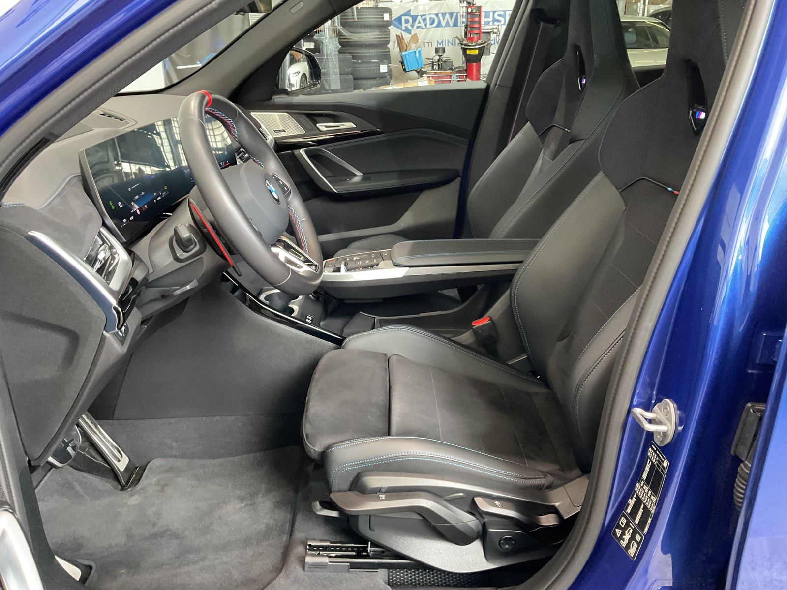 Fahrzeugabbildung BMW X2 M35i xDrive |Glasdach |M Sportpaket Pro |20"