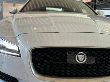 Jaguar XF - 7