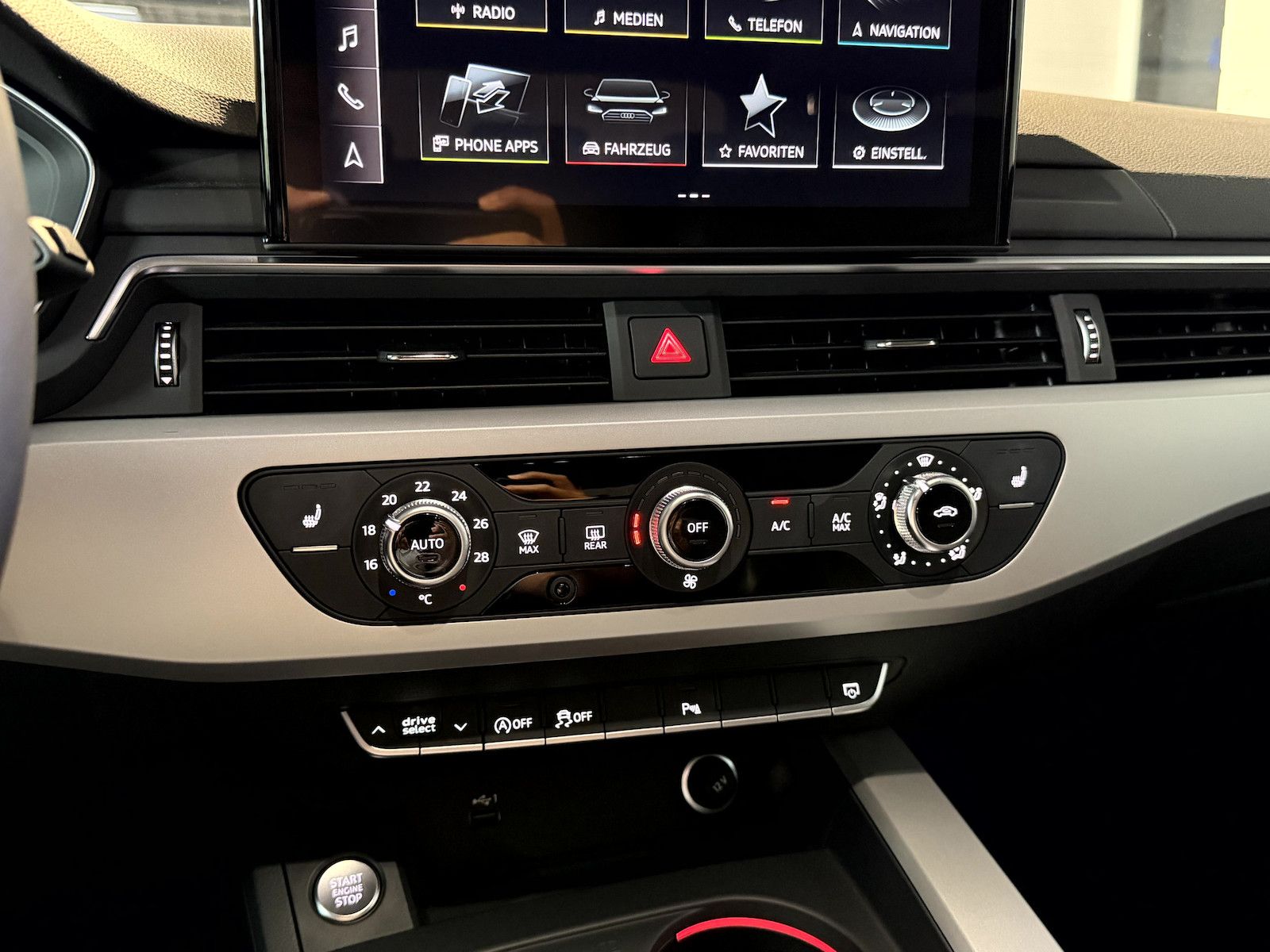 Audi A4 45TFSI S Line Competition Edition Plus Matrix foto 15