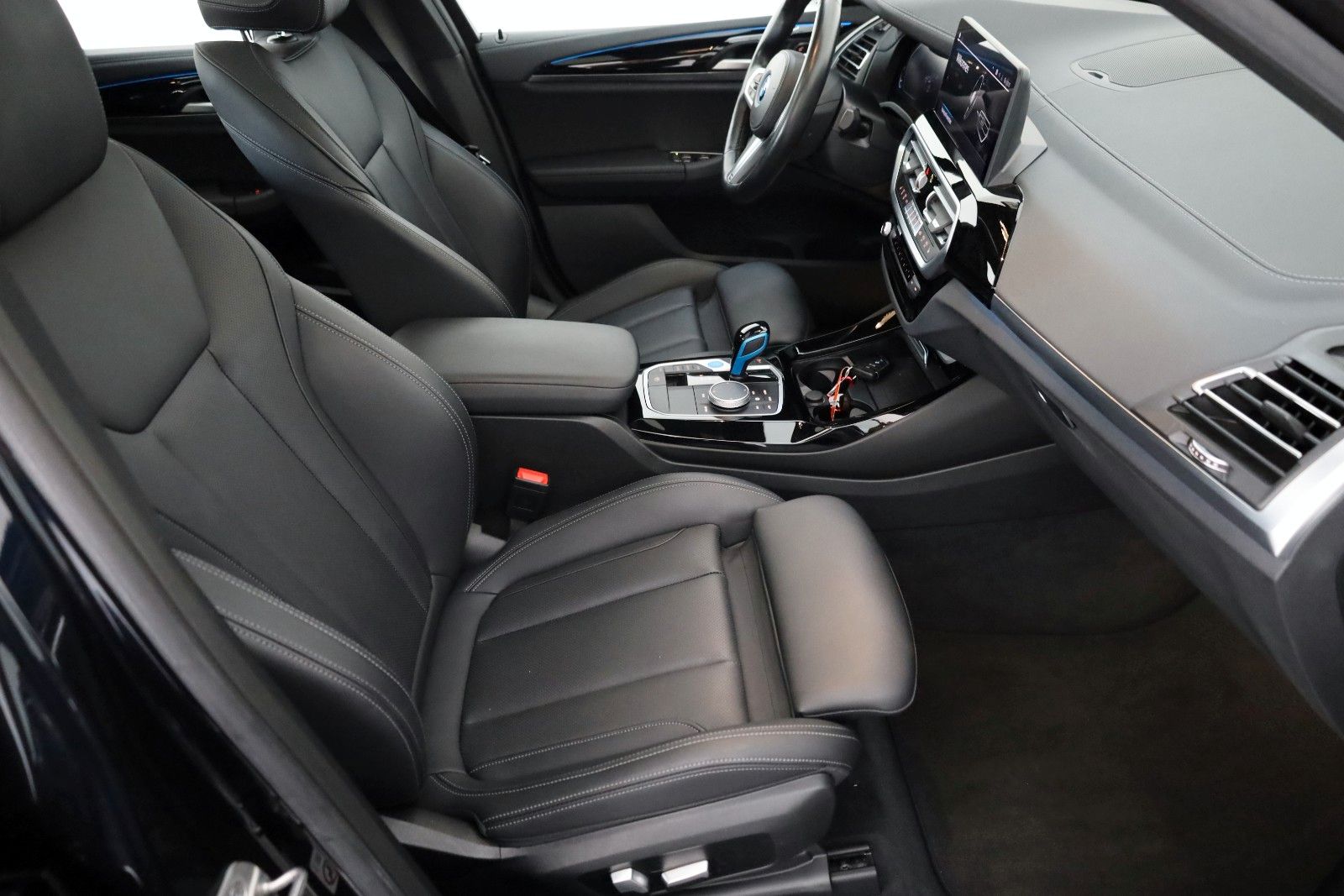 Fahrzeugabbildung BMW iX3 Inspiring/M Sport,Panorama,ACC,Leder,AHK el
