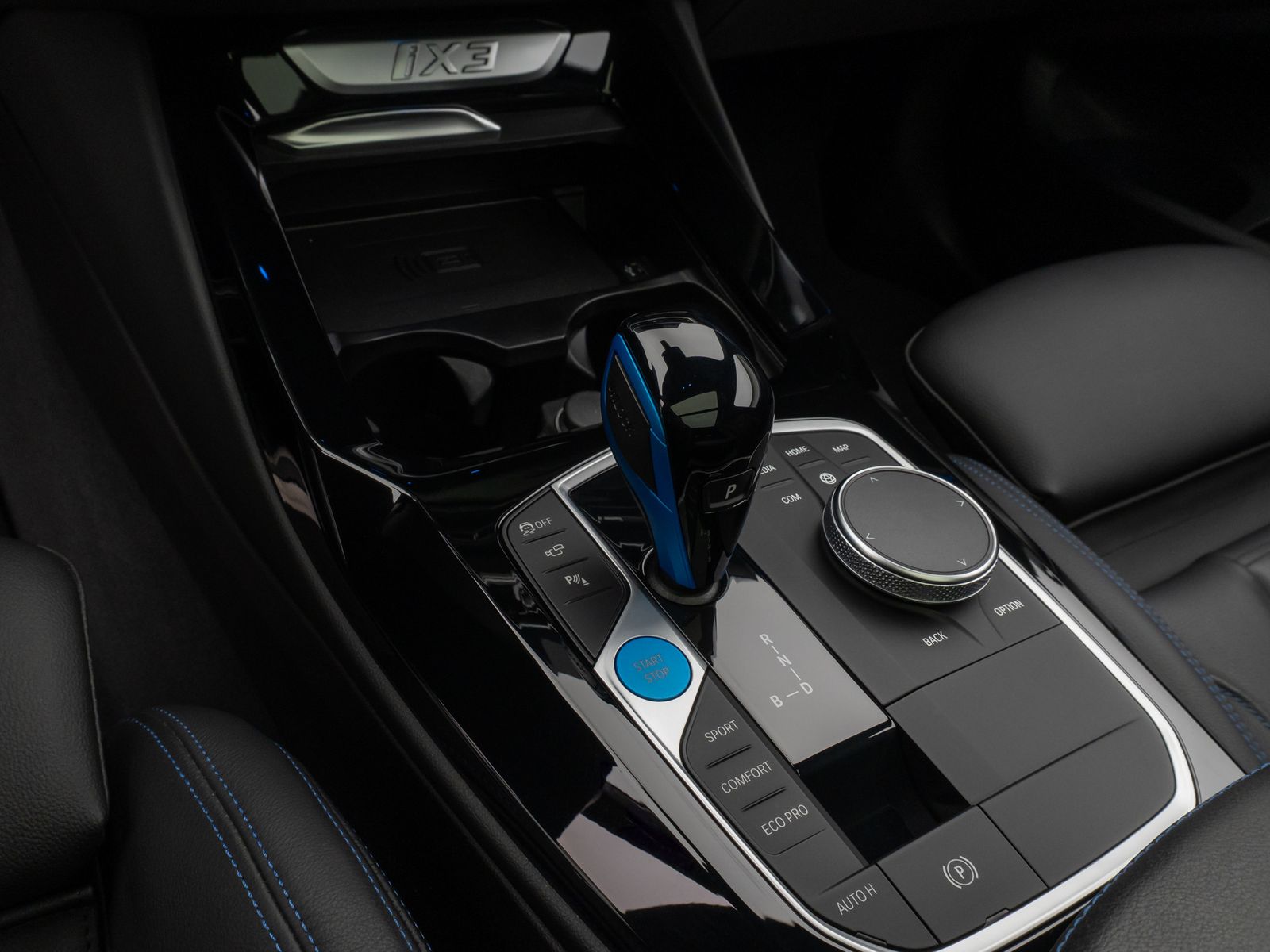 Fahrzeugabbildung BMW iX3 Impressive M Sport Panorama 360°HUD DAB H/K