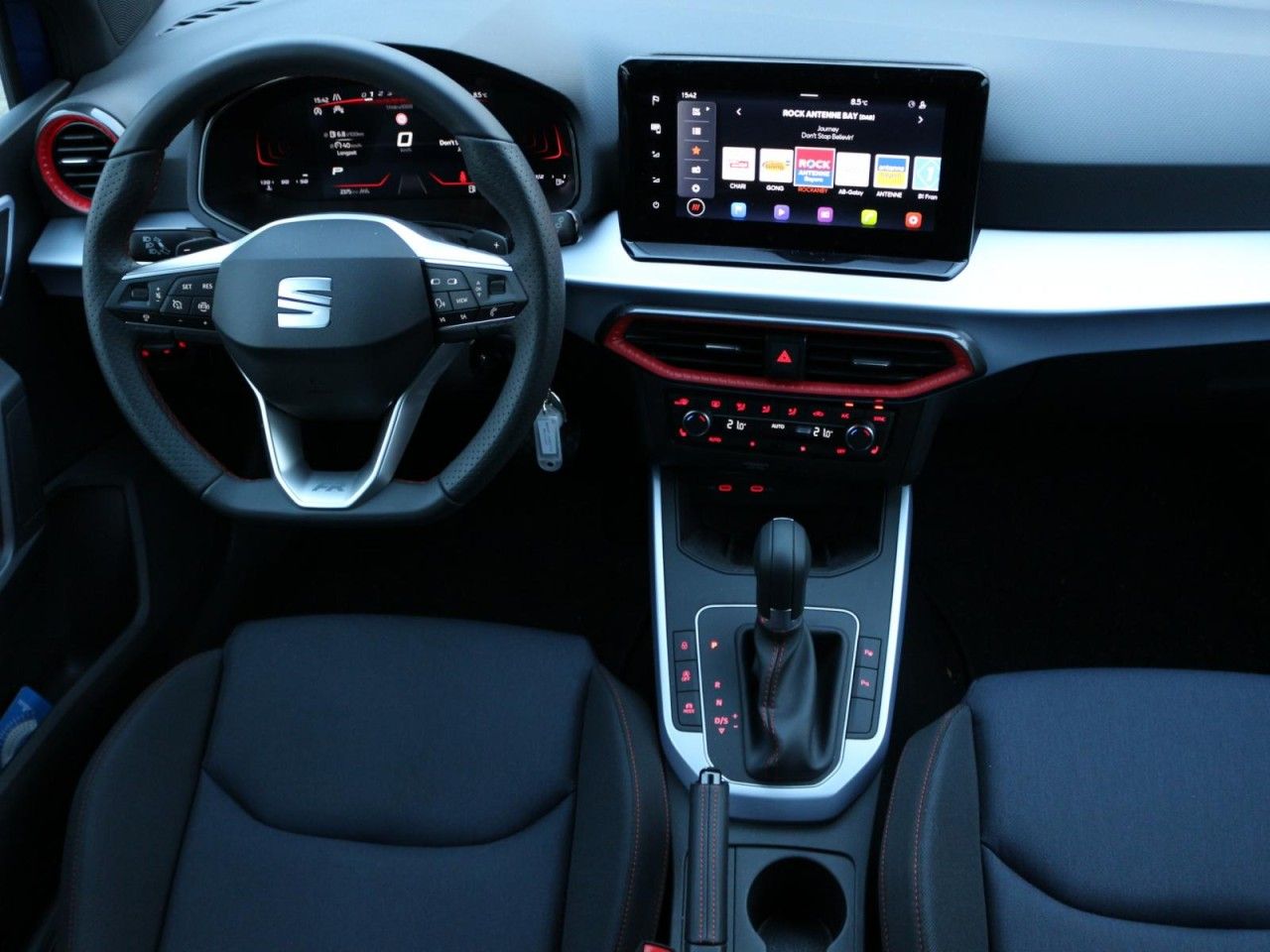 Fahrzeugabbildung SEAT Arona FR 1.0 TSI 115 PS 7-Gang-DSG VFW