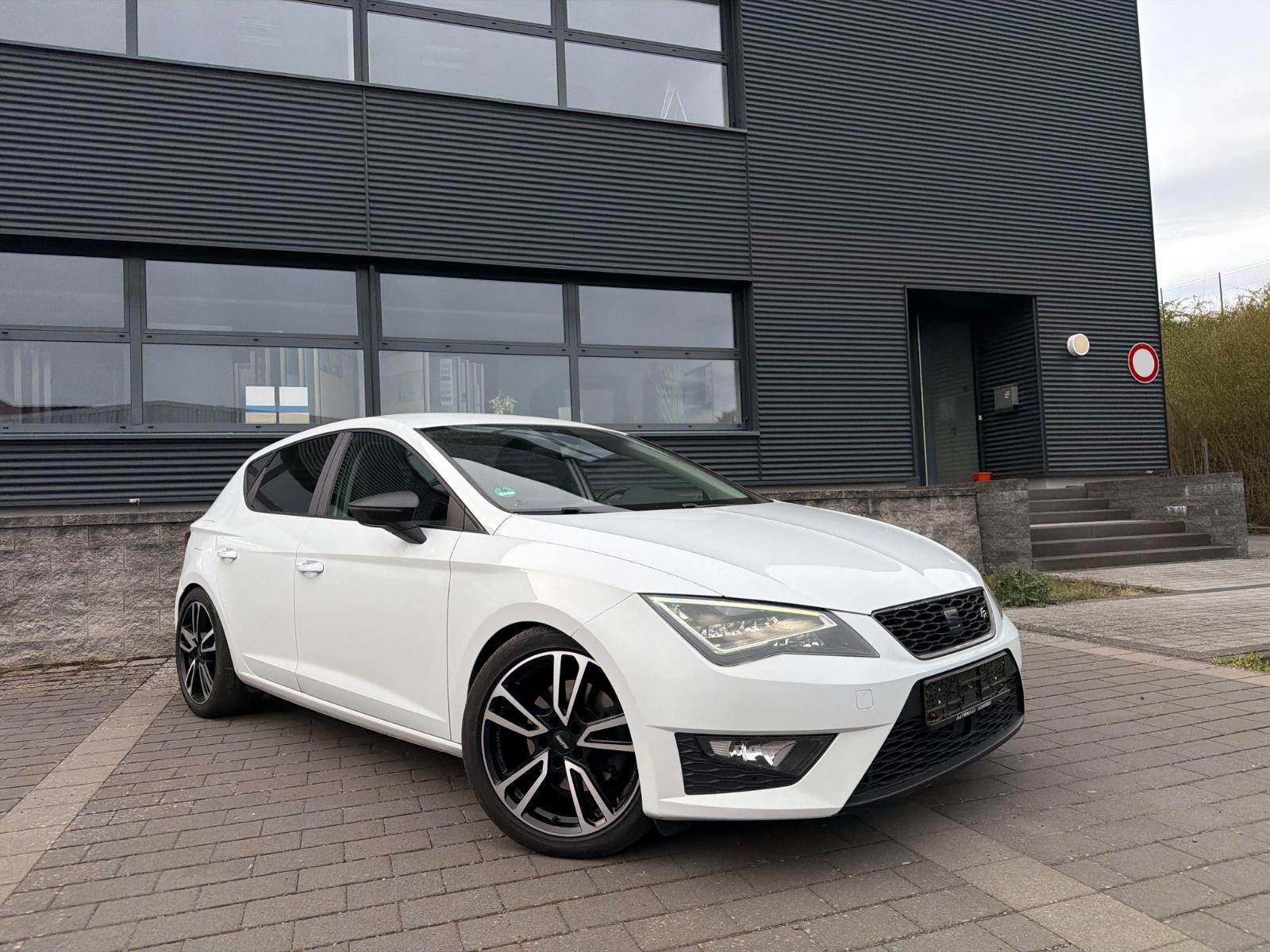 Seat Leon FR 2.0TDI 135kW DSG Limo *ACC+SOUND+KAM*