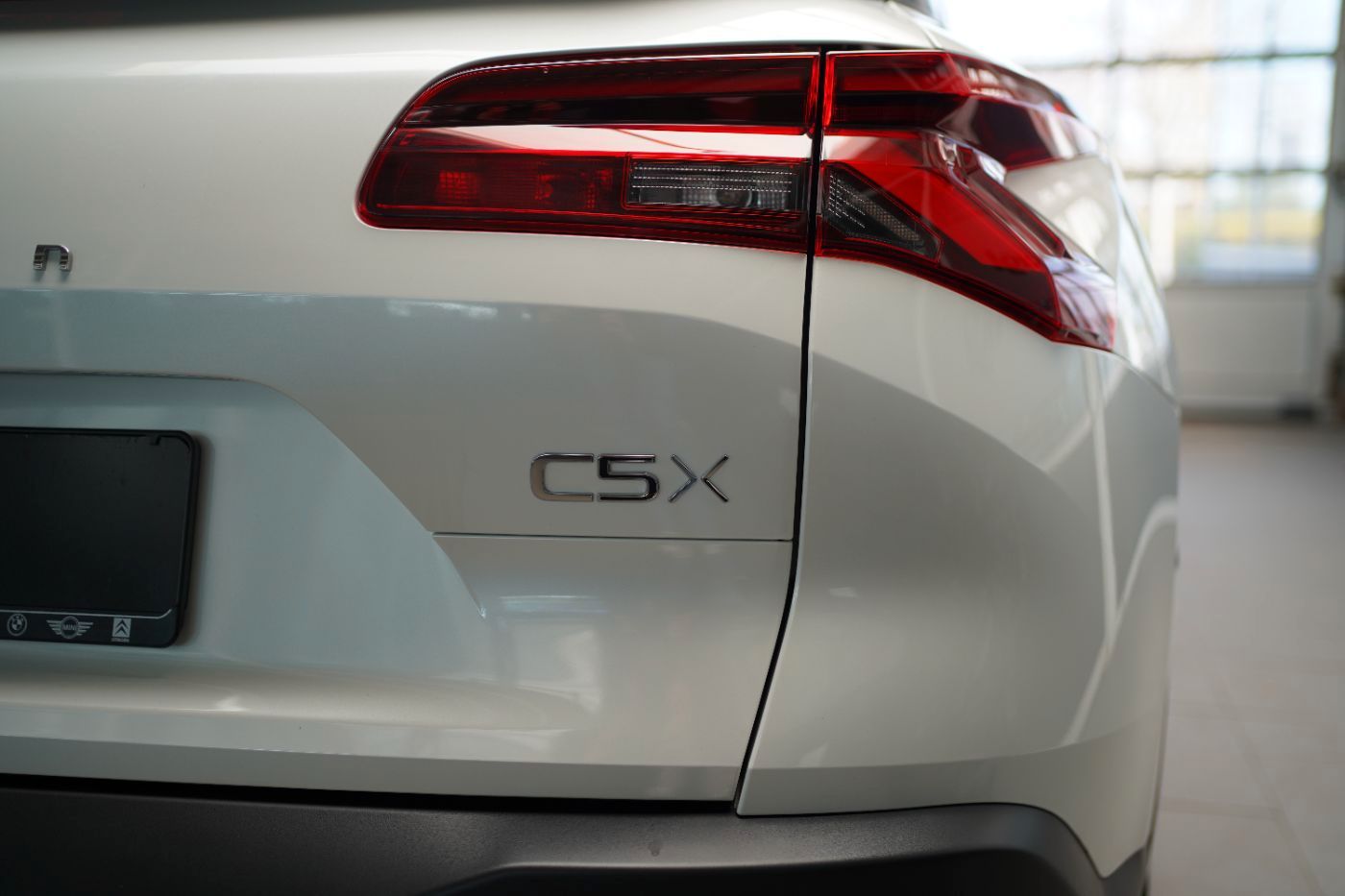 Fahrzeugabbildung Citroën C5 X Hybrid 145 DCS6 Plus Automatik Winter Paket