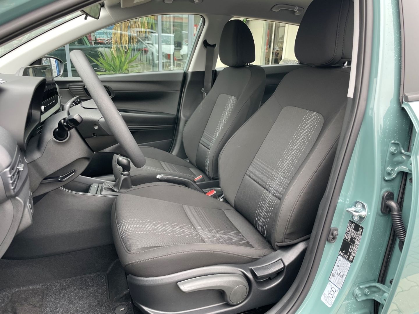 Fahrzeugabbildung Hyundai i20 Select Verkehrszeichenerk SpurhalteAss Navi