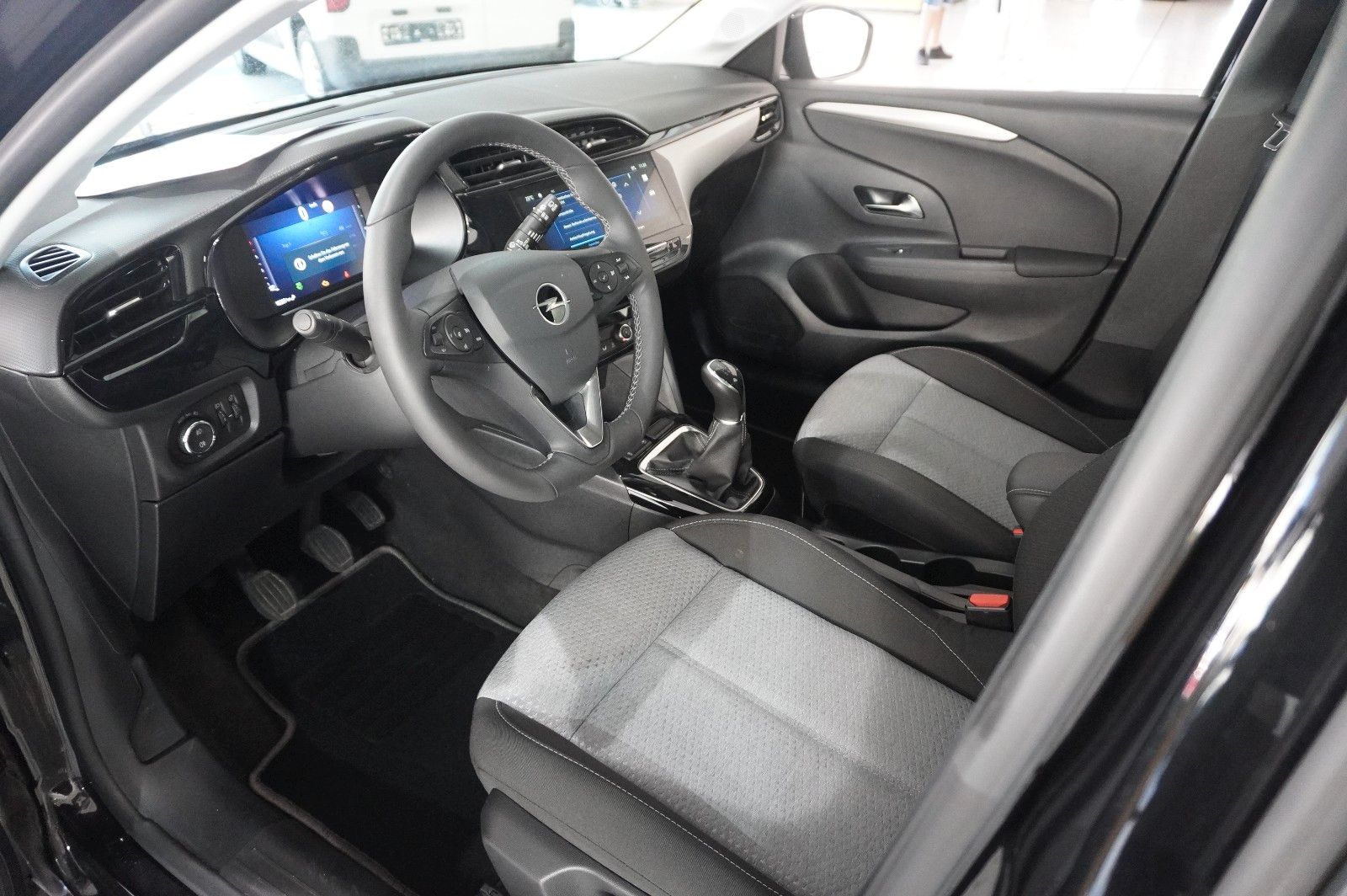 Fahrzeugabbildung Opel Corsa F 1.2 FACELIFT NAVI/LED/KAMERA/VIRTU./DAB+