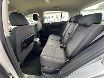 Volkswagen Golf - 10
