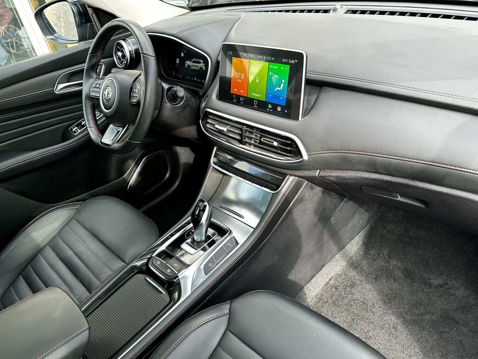 Fahrzeugabbildung MG EHS Luxury PANO+LEDER+NAVI+SHZ+KAMERA+ACC+360°+